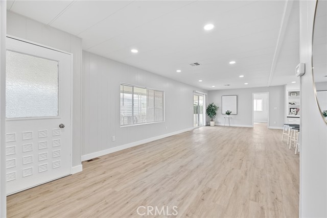 Detail Gallery Image 5 of 44 For 11250 Ramona #216,  Montclair,  CA 91763 - 3 Beds | 2 Baths