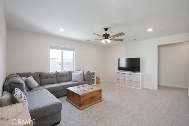 33060 Toledo Bend Court, Winchester CA: https://media.crmls.org/medias/9753f7cf-39d0-4487-a1e8-bbabf7bb8241.jpg