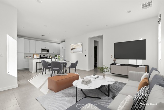 15992 Jamie Lane, Fontana CA: https://media.crmls.org/medias/97547239-fb8f-4459-8253-536019c42b64.jpg