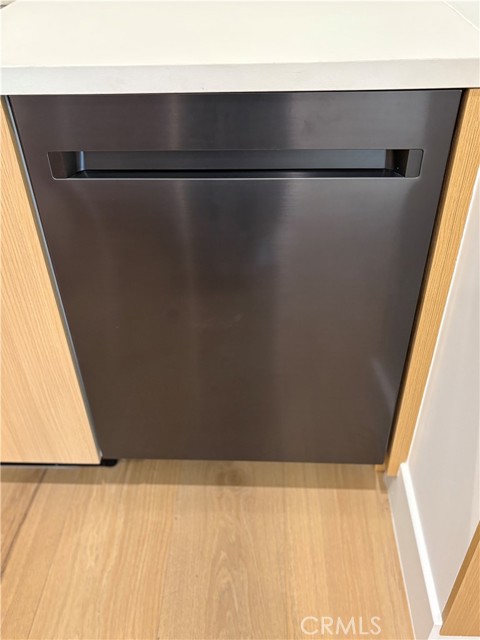 Detail Gallery Image 16 of 49 For 10352 Riverside #201,  Toluca Lake,  CA 91602 - 3 Beds | 3 Baths