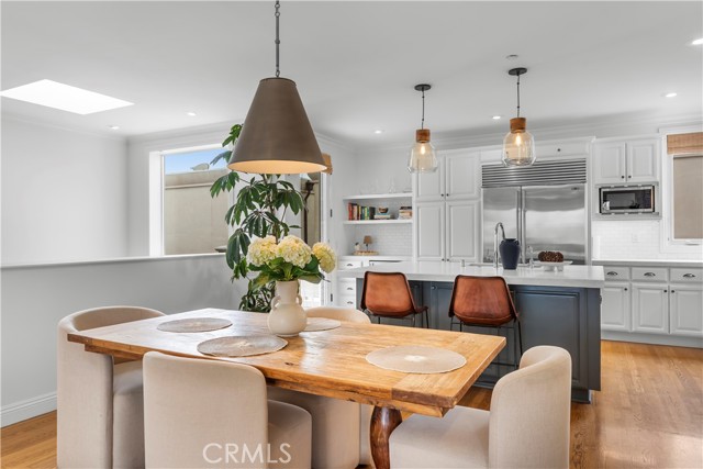 807 Crest Drive, Manhattan Beach CA: https://media.crmls.org/medias/9755a1d5-e0be-4c29-974d-8b62b638537e.jpg