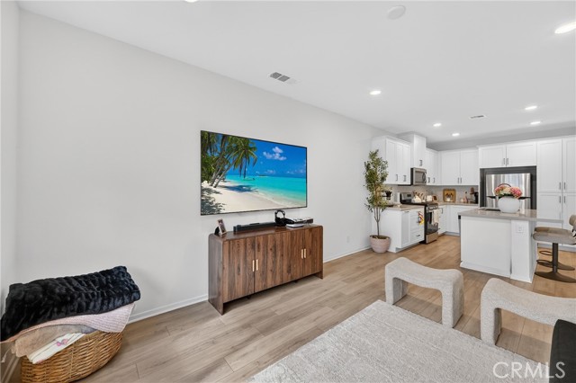 Detail Gallery Image 3 of 41 For 4091 S Wildflax Paseo, Ontario,  CA 91761 - 3 Beds | 3 Baths