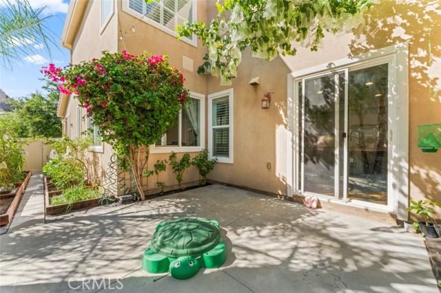 Detail Gallery Image 12 of 63 For 15520 Megan Dr, Canyon Country,  CA 91387 - 5 Beds | 4 Baths