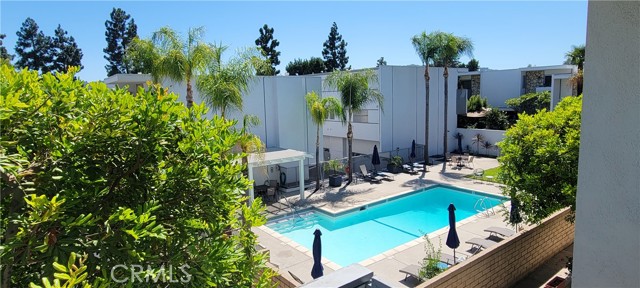 4251 W Sarah Street, Burbank CA: https://media.crmls.org/medias/9756d5e0-a208-499f-9448-2902282336f0.jpg