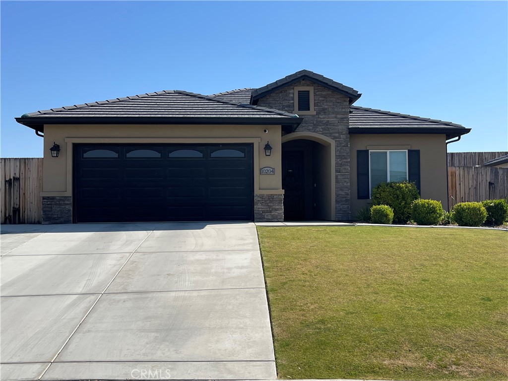 10204 Bluffshadow Drive, Bakersfield, CA 93306