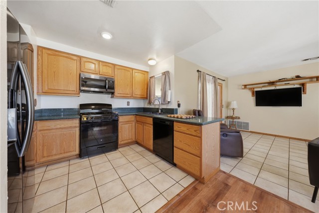 Detail Gallery Image 9 of 42 For 100 Amber Ct, Redlands,  CA 92374 - 3 Beds | 2 Baths