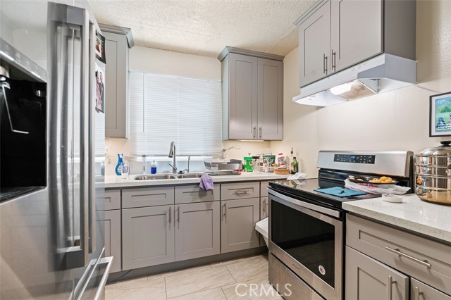 820 N Raymond Avenue, Pasadena CA: https://media.crmls.org/medias/975739e6-30c0-43c3-8536-6ab55fd056be.jpg