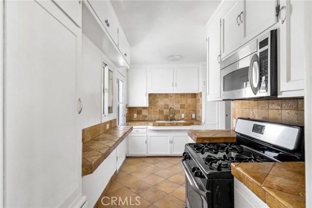 Detail Gallery Image 8 of 30 For 4851 Faculty, Long Beach,  CA 90808 - 6 Beds | 5 Baths