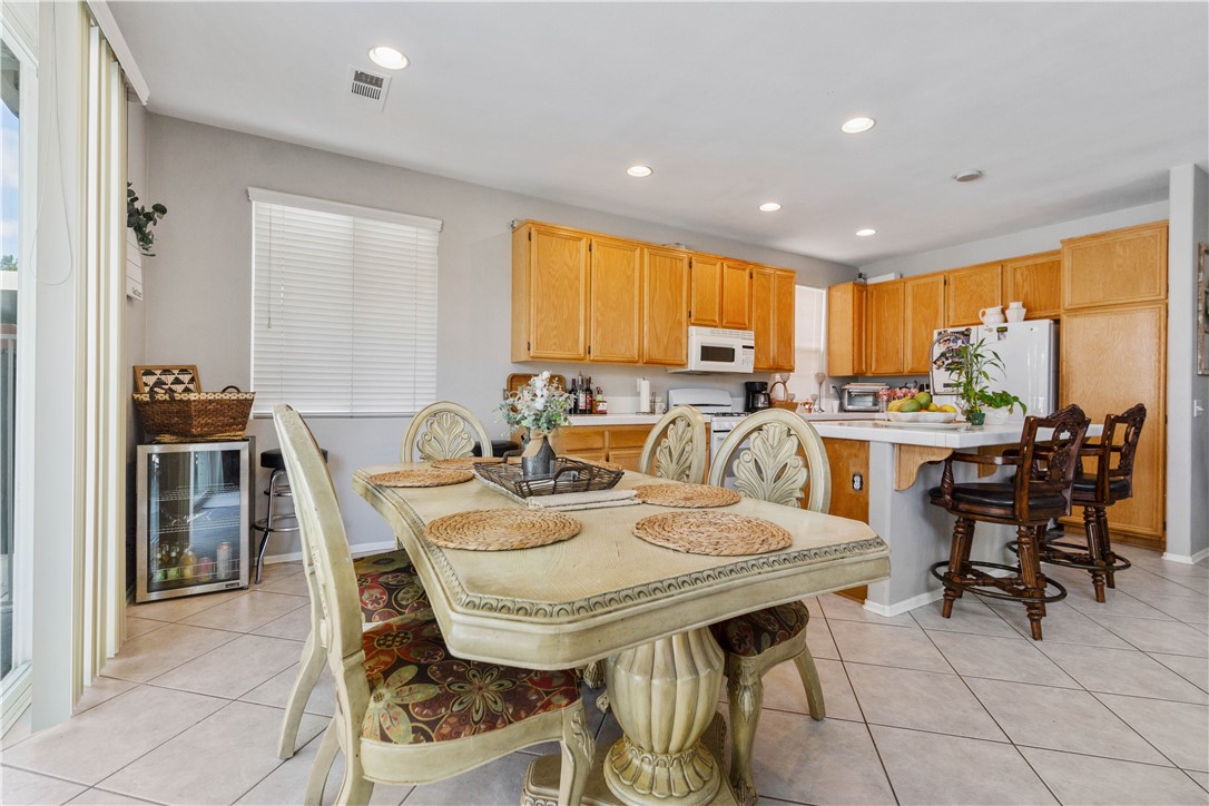 Detail Gallery Image 19 of 40 For 16273 Twilight Cir, Riverside,  CA 92503 - 3 Beds | 2/1 Baths