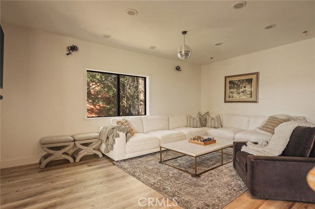 201 Grizzly, Lake Arrowhead, CA 92352