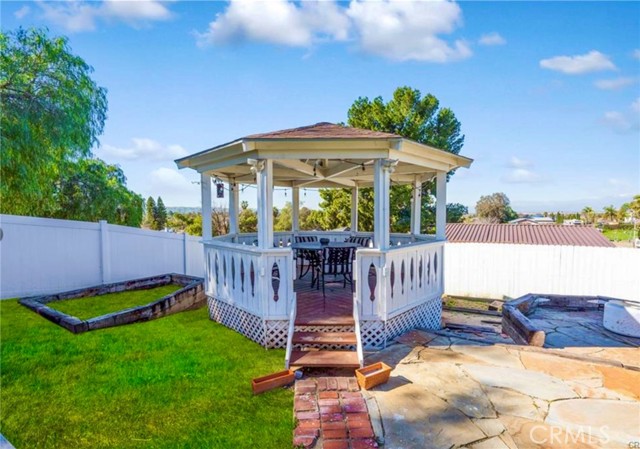 2416 Hialeah Circle, Norco CA: https://media.crmls.org/medias/975abbc0-27c0-4a41-b515-7a976c28efc3.jpg