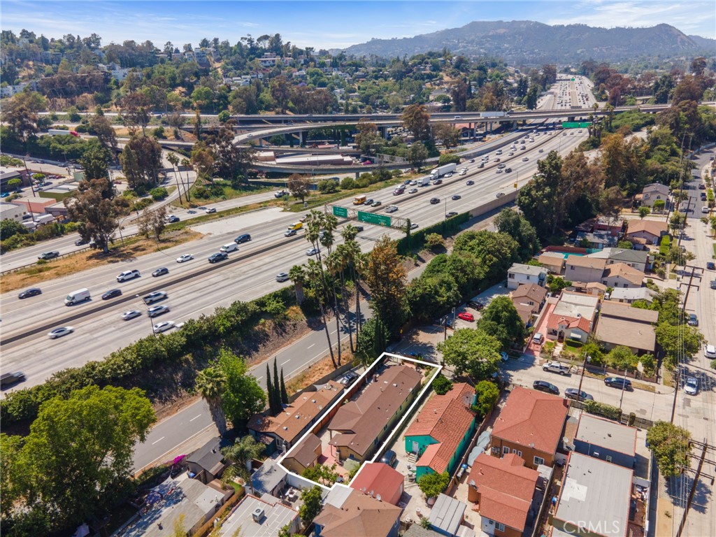 https://media.crmls.org/medias/975c45bc-57a8-4c60-a9f0-7c73daea6cbb.jpg?preset=X-Large