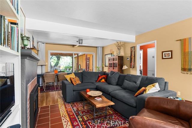 466 E 2nd Avenue, Chico CA: https://media.crmls.org/medias/975c72c6-adb6-4d90-a93d-ff30b80fadcd.jpg