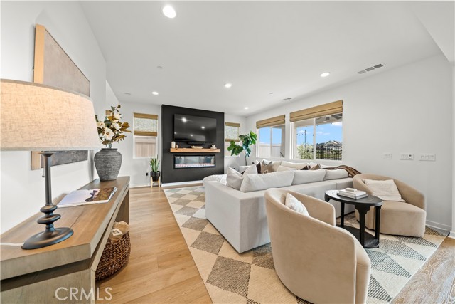 Detail Gallery Image 6 of 41 For 32247 Hillstone St, Temecula,  CA 92591 - 3 Beds | 2 Baths