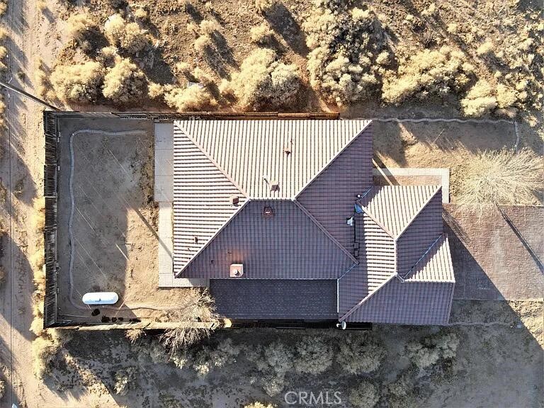 https://media.crmls.org/medias/975ca9e7-2da7-45e6-bb00-38381fec4d9a.jpg?preset=X-Large