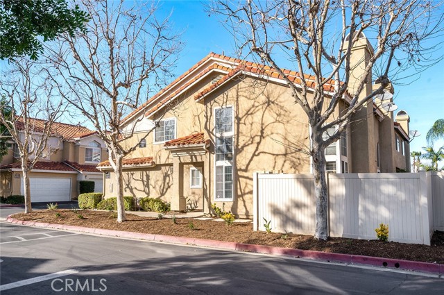 Detail Gallery Image 3 of 50 For 1111 Portofino Ct #101,  Corona,  CA 92881 - 3 Beds | 2/1 Baths