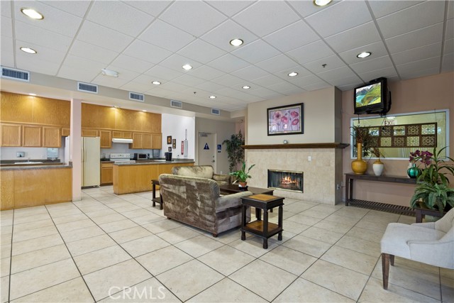 Detail Gallery Image 22 of 28 For 5325 Newcastle Ave #240,  Encino,  CA 91316 - 2 Beds | 2 Baths