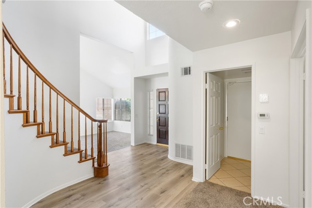 Detail Gallery Image 6 of 47 For 21965 Jeffers Ln, Saugus,  CA 91350 - 5 Beds | 3 Baths