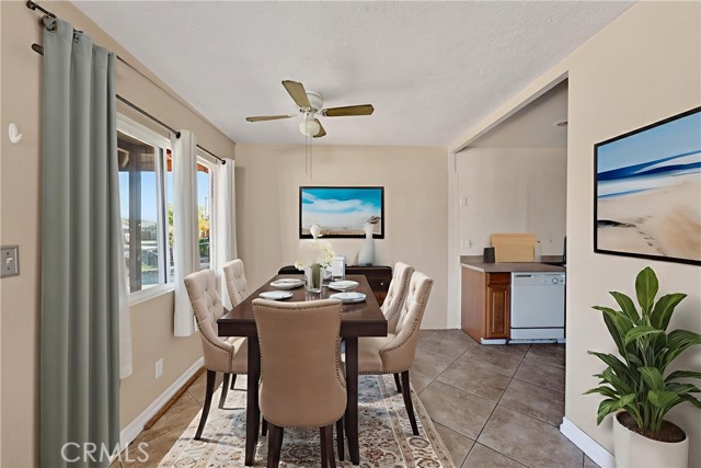 Detail Gallery Image 9 of 42 For 15254 Las Piedras Dr, Victorville,  CA 92395 - 4 Beds | 2 Baths