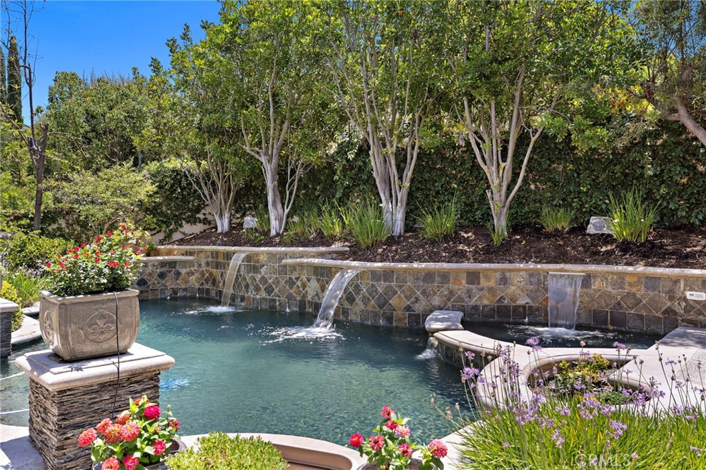 MLS #OC25222317 image #18