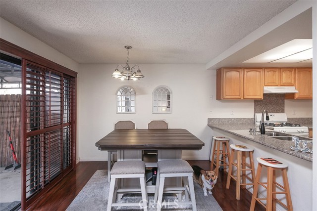 821 S Cerritos Avenue, Azusa CA: https://media.crmls.org/medias/975e65d7-d3dd-49e0-b2d2-8cd729f8cd85.jpg