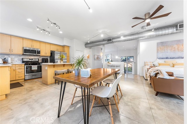 Detail Gallery Image 32 of 47 For 210 N Spurgeon St, Santa Ana,  CA 92701 - 1 Beds | 1/1 Baths