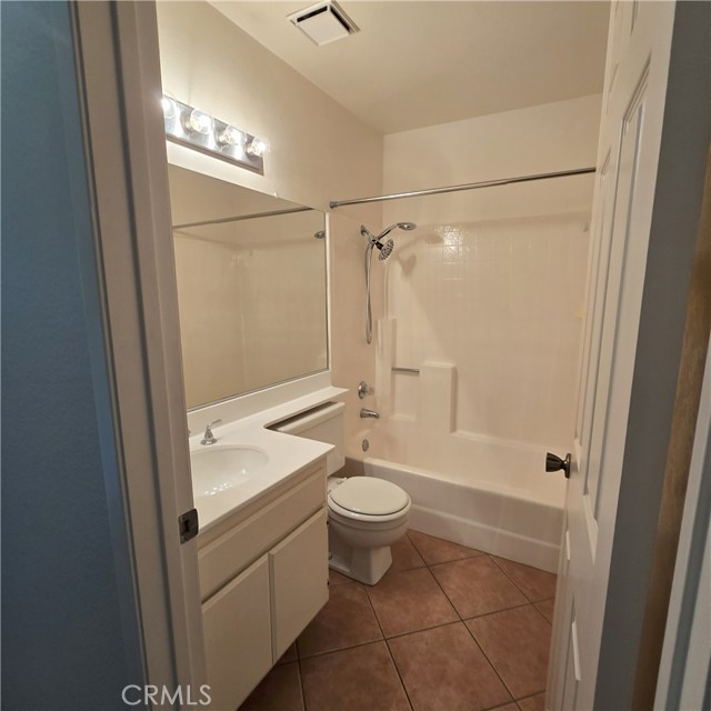 Detail Gallery Image 23 of 29 For 951 Inn Keeper Ln #D,  Corona,  CA 92881 - 3 Beds | 2/1 Baths