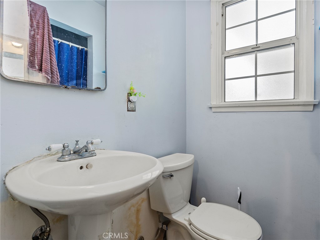 https://media.crmls.org/medias/9760e7a3-5208-4004-8d81-eb6ef08704cc.jpg?preset=X-Large