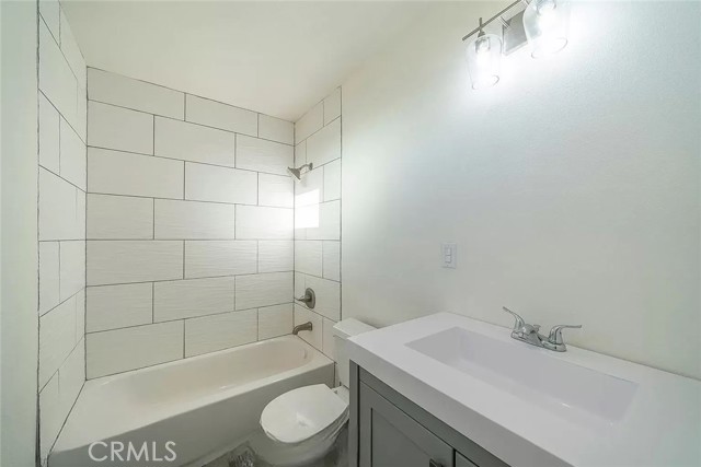 Detail Gallery Image 14 of 21 For 4729 W 152nd St, Lawndale,  CA 90260 - – Beds | – Baths