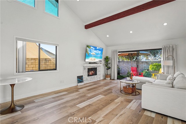 Detail Gallery Image 7 of 46 For 1335 Aphrodite, West Covina,  CA 91790 - 2 Beds | 2 Baths