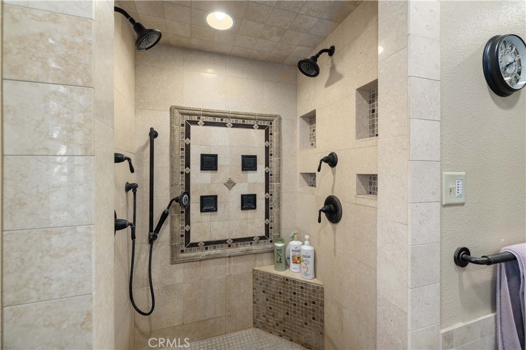 https://media.crmls.org/medias/97626a6a-8122-4870-8961-caa7b181bcfb.jpg?preset=X-Large