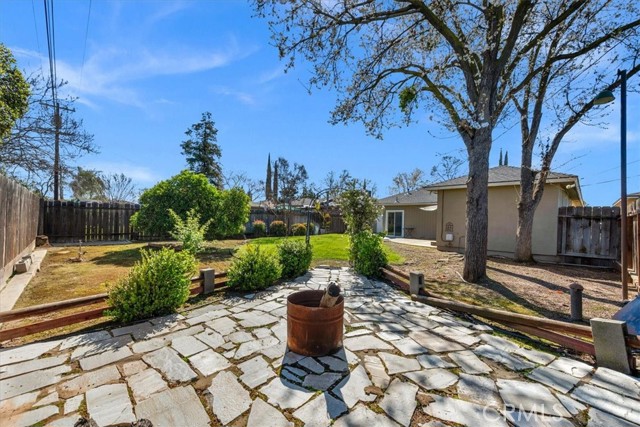 Detail Gallery Image 30 of 45 For 404 W Robinson Ave, Fresno,  CA 93705 - 3 Beds | 2 Baths