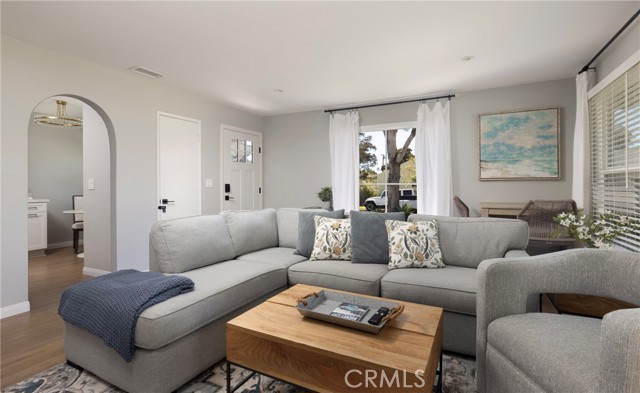 242 San Rafael Avenue, Santa Barbara CA: https://media.crmls.org/medias/9762b69a-0f0f-473d-994a-7a006dde1bae.jpg