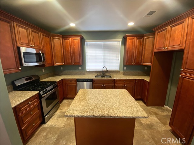 31925 Red Pine Way, Temecula CA: https://media.crmls.org/medias/9762e5b3-787f-45cf-b447-da23de9e2c5f.jpg
