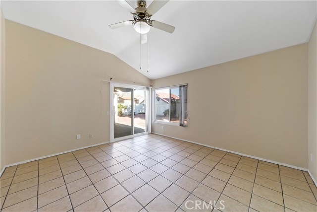 Detail Gallery Image 13 of 29 For 15512 Ventura Ln, Victorville,  CA 92394 - 3 Beds | 2 Baths