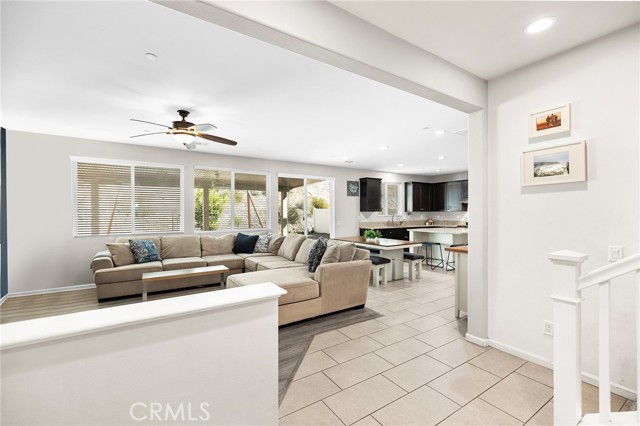 Detail Gallery Image 5 of 44 For 24510 Snapdragon, Lake Elsinore,  CA 92532 - 4 Beds | 2/1 Baths