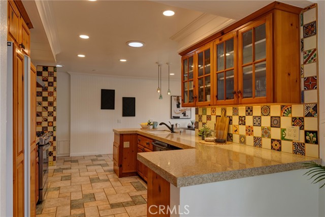 2233 Heather Lane, Newport Beach CA: https://media.crmls.org/medias/976671f8-633f-422f-b391-1f22d0ffbd54.jpg