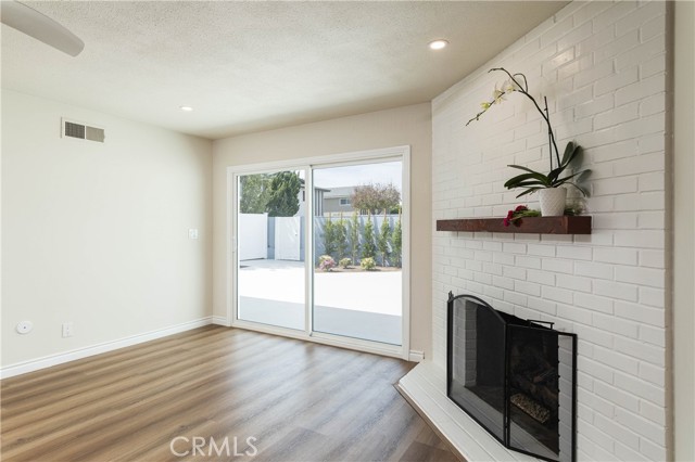 Detail Gallery Image 6 of 20 For 1741 Tustin Ave 10c,  Costa Mesa,  CA 92627 - 2 Beds | 2 Baths