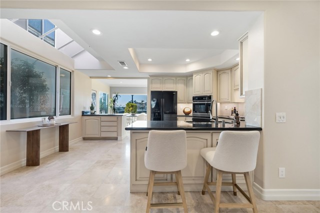 Detail Gallery Image 18 of 44 For 6230 Napoli Ct, Long Beach,  CA 90803 - 4 Beds | 4 Baths