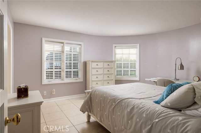 Image 27 of 41 For 25761 Highplains