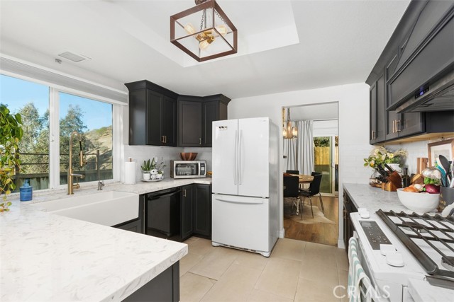 Detail Gallery Image 4 of 24 For 7369 Lakeside, Jurupa Valley,  CA 92509 - 4 Beds | 2 Baths