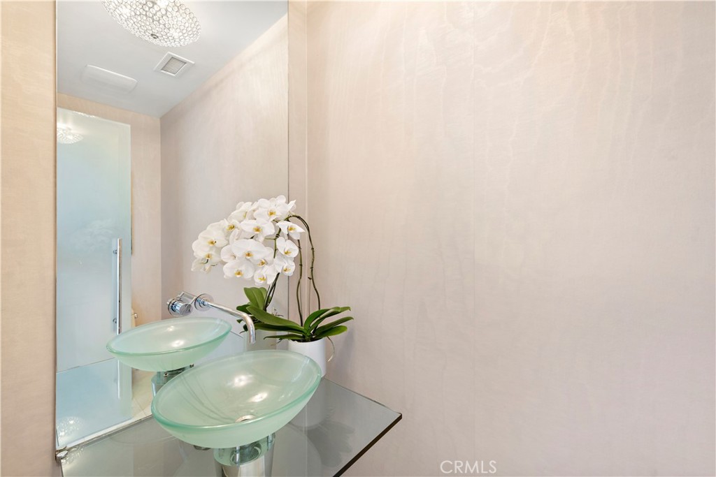 MLS #OC25232441 image #30