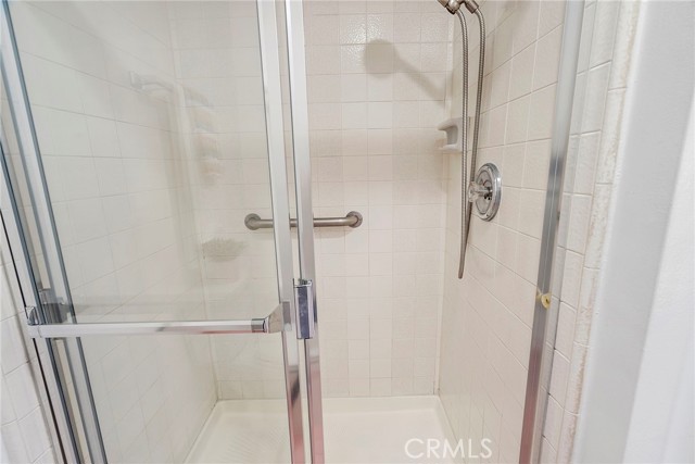 Image 18 of 34 For 4738 La Villa Marina  H