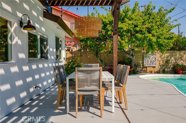 Image 51 of 73 For 4972 Park  