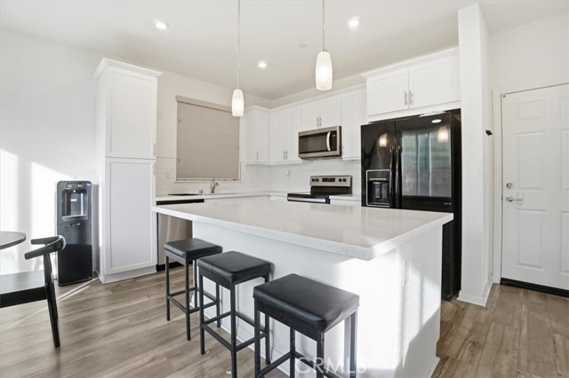 Detail Gallery Image 12 of 52 For 556 Enzo St, Lake Elsinore,  CA 92530 - 3 Beds | 2/1 Baths