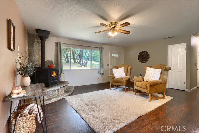 Detail Gallery Image 6 of 49 For 51864 Mountain Quail Pl, Oakhurst,  CA 93644 - 3 Beds | 2 Baths