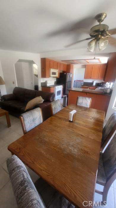 Detail Gallery Image 9 of 13 For 39897 Verono Corte, Murrieta,  CA 92562 - 4 Beds | 2/1 Baths
