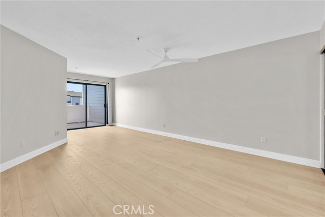 Image 18 of 30 For 220 Nice  110