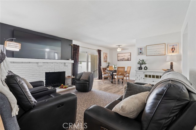 16208 Heathfield Drive, Whittier CA: https://media.crmls.org/medias/976d1357-7d79-459a-a9b4-2d46cc8b78e1.jpg