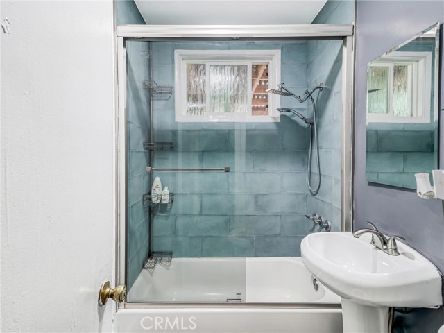 1401 W 165th Street, Compton CA: https://media.crmls.org/medias/976d84a4-12c2-4f39-8422-0b8d2227f95d.jpg